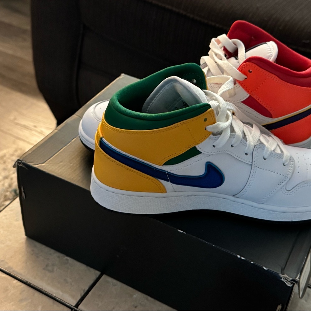 Jordan mid 1 - Picture 2 of 6